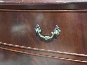 Bow-front chest of drawers - 3