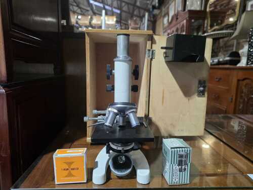 Microscope with accessories.