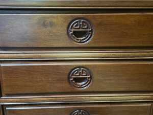 Two Chinese rosewood bedside cabinets - 4