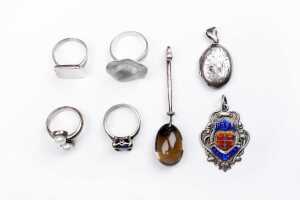 A collection of jewellery in sterling silver