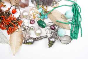 Collection of earrings - 3