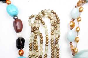 Four gemstone and glass necklaces - 3