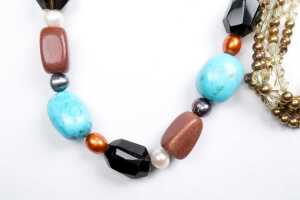 Four gemstone and glass necklaces - 4