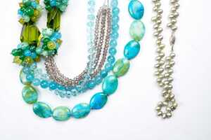 Three gemstone and glass necklaces - 2