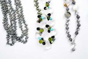 Three gemstone and glass necklaces - 3