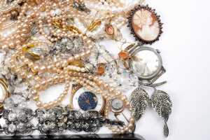 Collection of costume jewellery and watches - 3