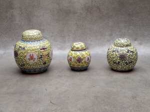 Six Oriental famille jaune and famille rose porcelain lidded ginger jars and lidded vase - 4
