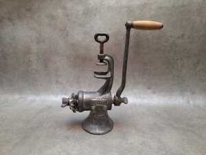 English metal meat grinders, including Beatrice - 3