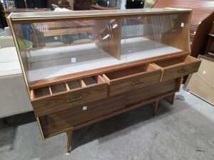 Mid-century modern faux timber laminate sideboard buffet - 3
