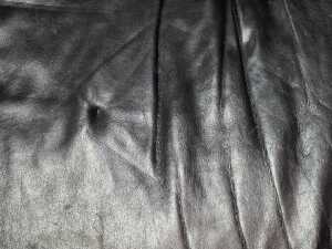 Three-piece black leather lounge suite - 5
