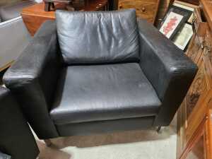 Three-piece black leather lounge suite - 6