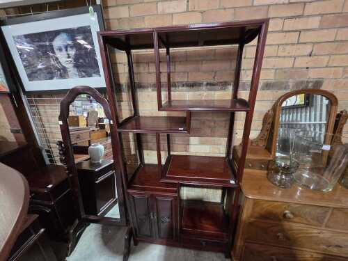 Mahogany &eacute;tag&egrave;re display cabinet