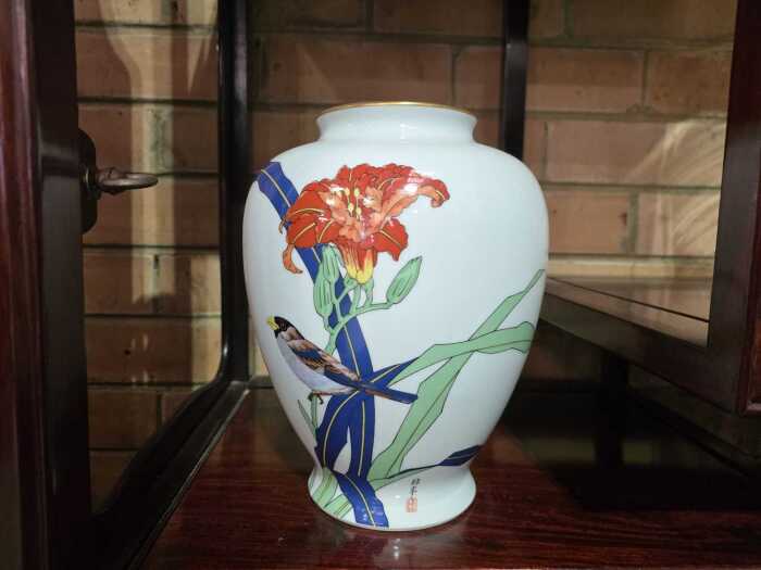 Japanese 'The Meadow Bird' porcelain vase