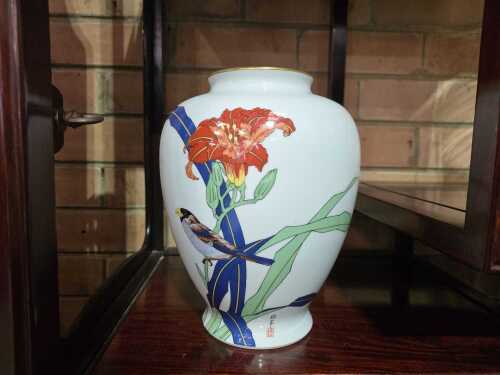 Japanese 'The Meadow Bird' porcelain vase