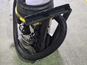Stanley FatMax 45L industrial wet and dry vacuum cleaner - 4