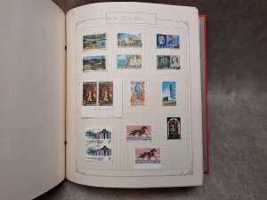 Large World Stamp album in red - 3