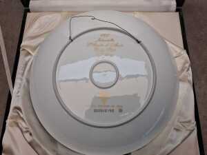 1977 Noritake limited edition annual collectors porcelain wall plate in protective case - 3