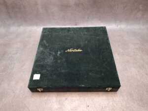 1977 Noritake limited edition annual collectors porcelain wall plate in protective case - 4