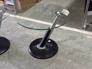 Pair of contemporary glass-top side tables - 2