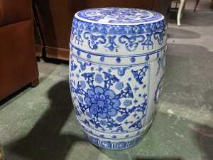 Blue and white ceramic stool - 4