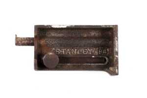 Three antique Stanley tools including No. 94 butt gauge and Nos. 98 and 99 side rabbet planes - 4