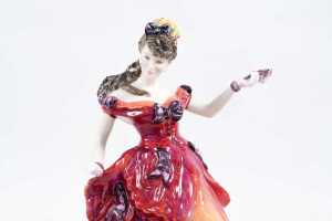 Royal Doulton 1996 Figure of the Year 'Belle' porcelain figure - 2