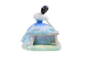 Royal Doulton 'Giselle' porcelain figure, 1950s/60s - 4
