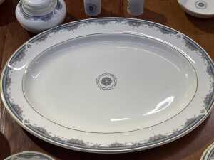 Royal Doulton 'Albany' porcelain dinner setting for eight - 5