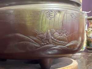 Large brass Chinese planter on timber base with etched sailing ship design - 2