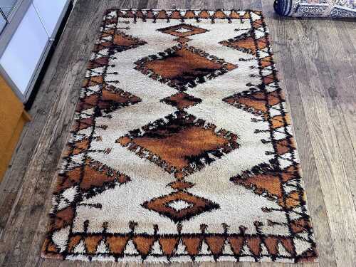 Mid Century Axminster rug