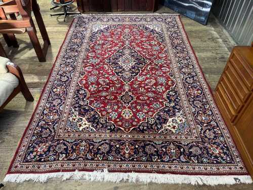 Persian Kashan hand knotted rug