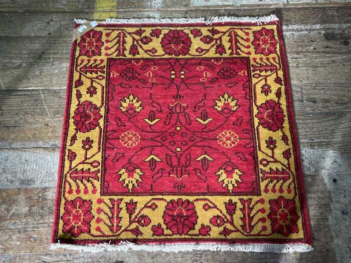 Persian Hamadan hand knotted rug