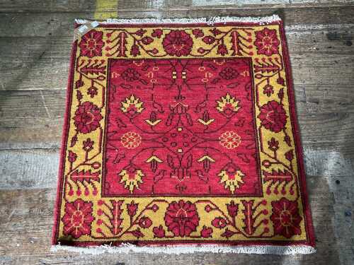 Persian Hamadan hand knotted rug
