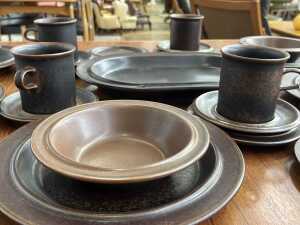 Mid-century Arabia Finland 'Ruska' stoneware dinner setting for four - 2