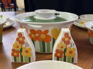 Figgjo Flint 'Annemarie' mid-century ceramic dinner setting for eight, 1970s - 2
