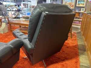 Mid-century three piece lounge suite - 6
