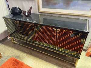 Hollywood Regency-style black lacquer and brass sideboard - 2