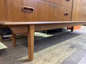 Mid-century teak sideboard - 6
