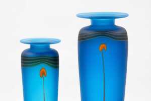 Three Robert Wynne, Denizen Glass Studio glass vases - 3