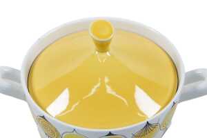 R&ouml;rstrand 'Picknick' mid-century porcelain lidded casserole dish - 3