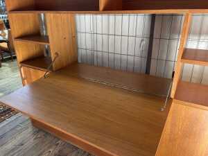 Mid century Burgess display cabinet. - 3