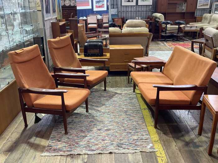 "Manhattan" Mid-century three-piece lounge suite