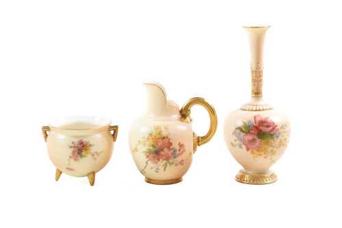 Three Edwardian Royal Worcester blushware porcelain pieces
