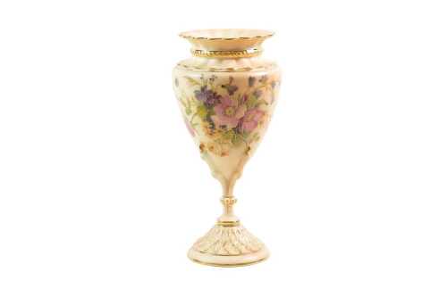 Antique Royal Worcester blushware porcelain vase, 1913