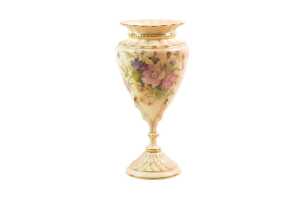 Antique Royal Worcester blushware porcelain vase, 1913