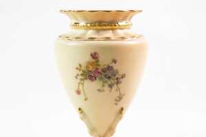 Antique Royal Worcester blushware porcelain vase, 1913 - 3