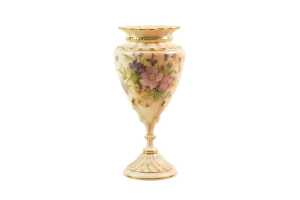 Antique Royal Worcester blushware porcelain vase, 1913 - 6