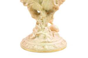 Victorian Royal Worcester porcelain nautilus shell vase, 1895 - 3