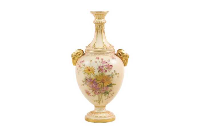 Edwardian Royal Worcester blushware porcelain vase, 1903