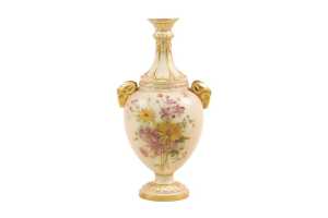 Edwardian Royal Worcester blushware porcelain vase, 1903